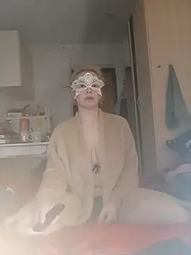 Conny Shellie online show from November 26, 2025, 8:31 pm