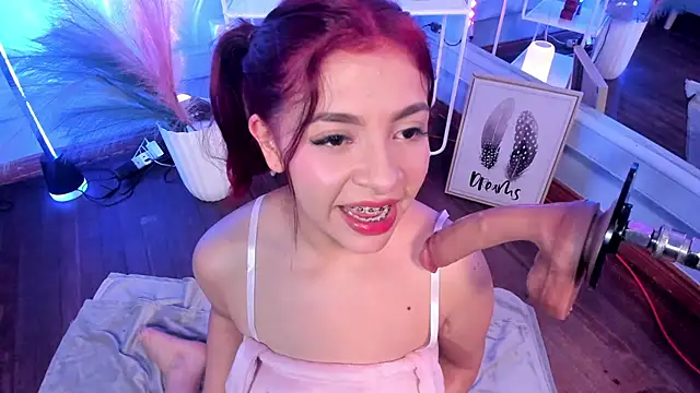 Snapshot of KathiaSaenz_ chatting on November 4, 2025, 3:54 am KathiaSaenz  online show from November 4, 2025, 3:54 am