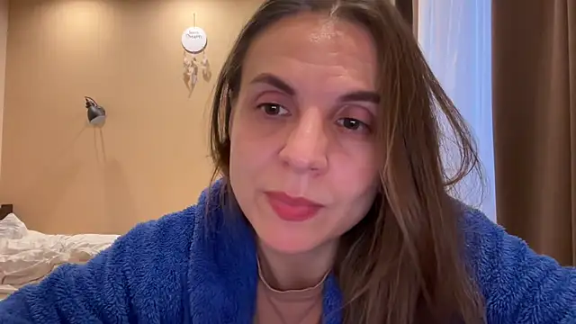 AnnieLove7722 online show from May 18, 2026, 6:01 pm