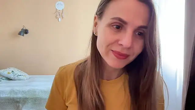 AnnieLove7722 online show from May 6, 2026, 7:45 am