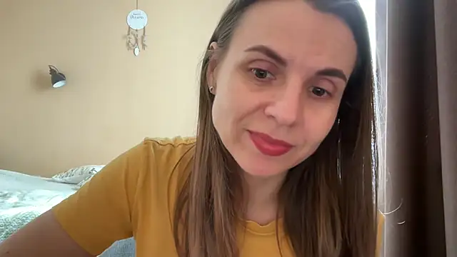 AnnieLove7722 online show from May 19, 2026, 8:32 am