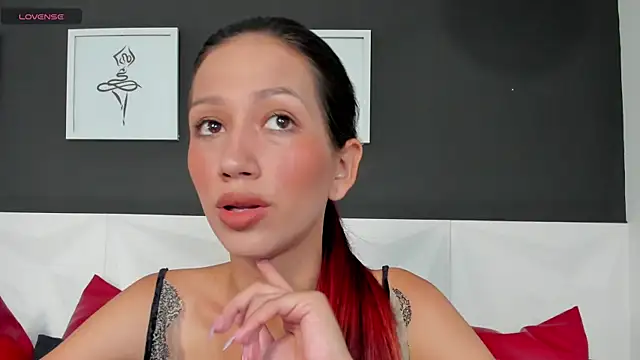 Snapshot of sofi_laane chatting on November 22, 2025, 12:48 pm sofi laane online show from November 22, 2025, 12:48 pm