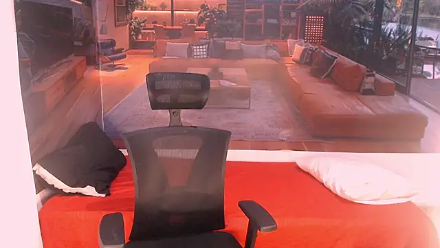 RomeoMillerr online show from December 4, 2025, 7:13 pm