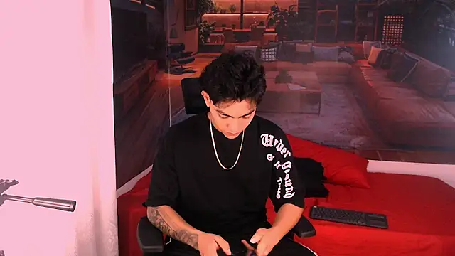 RomeoMillerr online show from December 1, 2025, 7:04 pm