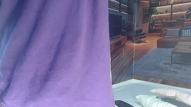 RomeoMillerr online show from December 17, 2025, 7:30 pm