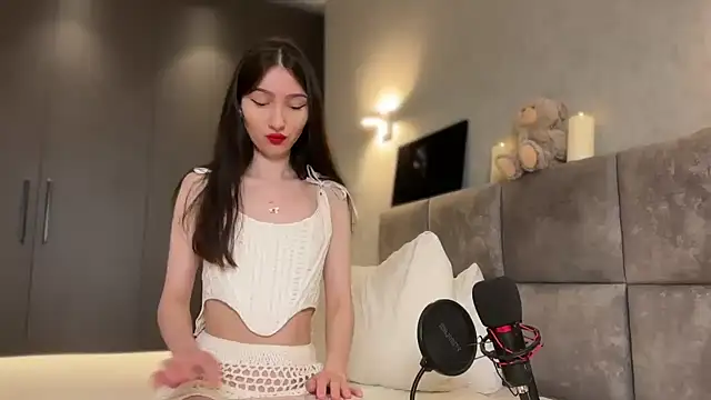 AnaMoonlight online show from February 22, 2026, 4:48 am