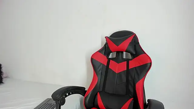 Snapshot of XaanderGrey chatting on October 1, 2025, 7:40 pm XaanderGrey online show from October 1, 2025, 7:40 pm