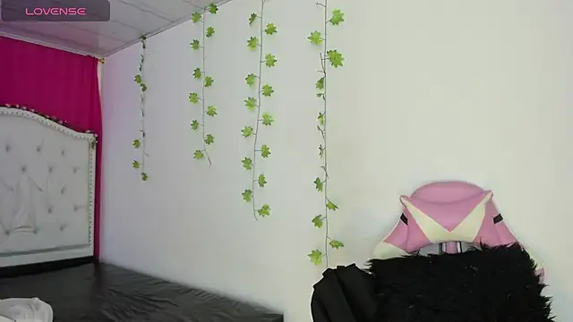 Snapshot of XaanderGrey chatting on December 16, 2025, 7:29 pm XaanderGrey online show from December 16, 2025, 7:29 pm