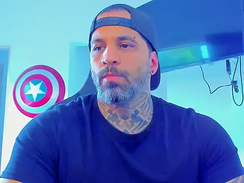 Snapshot of JoshRigby chatting on November 3, 2025, 7:39 pm JoshRigby online show from November 3, 2025, 7:39 pm