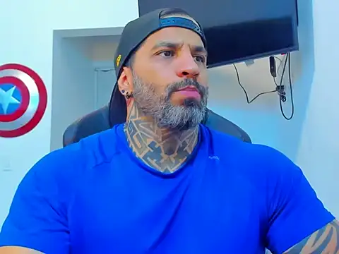 Snapshot of JoshRigby chatting on November 6, 2025, 9:52 pm JoshRigby online show from November 6, 2025, 9:52 pm