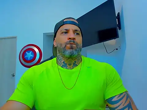 Snapshot of JoshRigby chatting on October 9, 2025, 10:21 pm JoshRigby online show from October 9, 2025, 10:21 pm