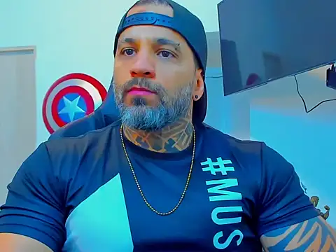 Snapshot of JoshRigby chatting on October 17, 2025, 7:37 pm JoshRigby online show from October 17, 2025, 7:37 pm