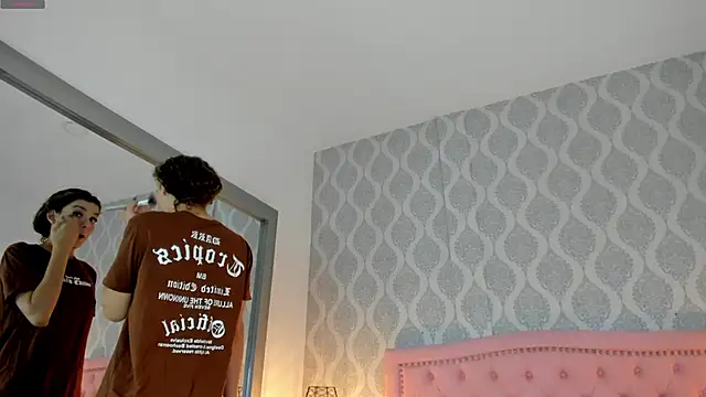 Snapshot of kendallspears_1 chatting on November 12, 2025, 3:54 am kendallspears 1 online show from November 12, 2025, 3:54 am