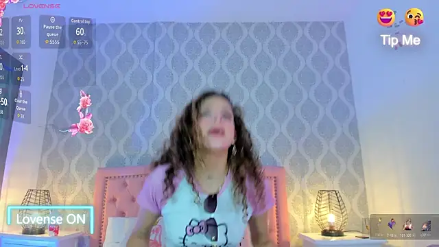 Snapshot of kendallspears_1 chatting on November 8, 2025, 3:43 am kendallspears 1 online show from November 8, 2025, 3:43 am