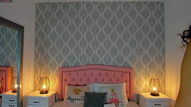 Snapshot of kendallspears_1 chatting on November 6, 2025, 3:43 am kendallspears 1 online show from November 6, 2025, 3:43 am