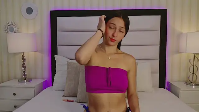 MarilynWild online show from September 30, 2025, 2:34 pm