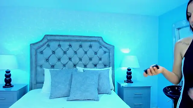 MarilynWild online show from October 14, 2025, 2:28 pm