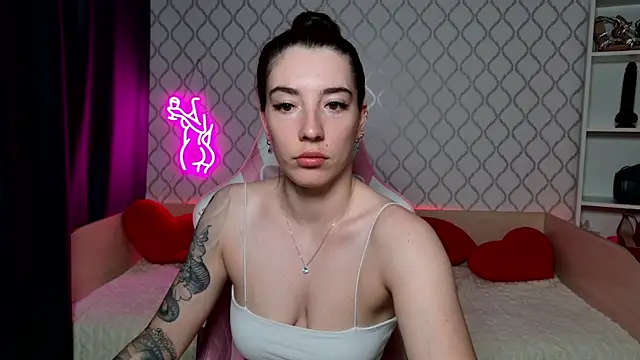Snapshot of Curious_Lily chatting on May 6, 2026, 12:58 am Curious Lily online show from May 6, 2026, 12:58 am