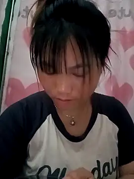 min-xinh online show from April 27, 2026, 7:50 am