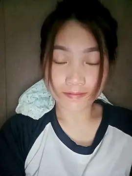 min-xinh online show from October 4, 2025, 5:14 pm