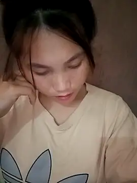 min-xinh online show from October 2, 2025, 5:44 am