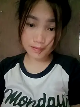 min-xinh online show from October 5, 2025, 9:33 am