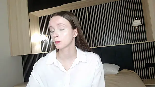 Yourplayfulspark online show from December 17, 2025, 5:29 pm