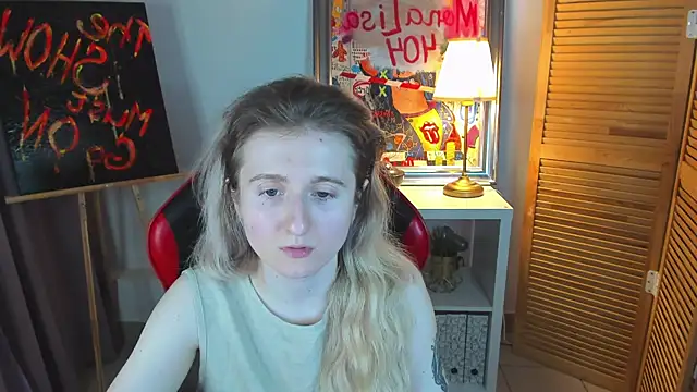 Snapshot of CamillaDreamer chatting on April 6, 2026, 4:30 pm CamillaDreamer online show from April 6, 2026, 4:30 pm