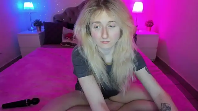 Snapshot of CamillaDreamer chatting on January 11, 2026, 5:42 pm CamillaDreamer online show from January 11, 2026, 5:42 pm