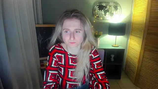 Snapshot of CamillaDreamer chatting on April 5, 2026, 3:13 am CamillaDreamer online show from April 5, 2026, 3:13 am