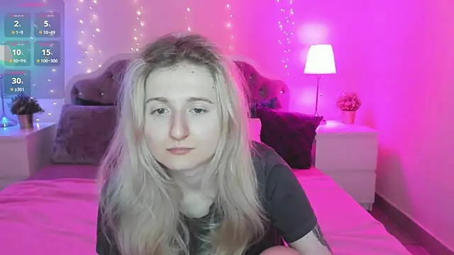 Snapshot of CamillaDreamer chatting on January 14, 2026, 7:28 pm CamillaDreamer online show from January 14, 2026, 7:28 pm