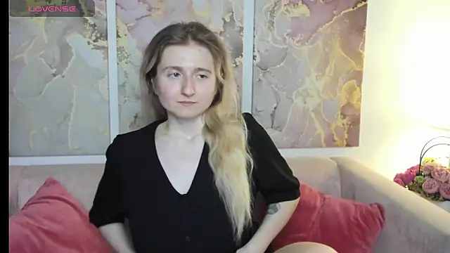 CamillaDreamer online show from April 23, 2026, 5:14 pm