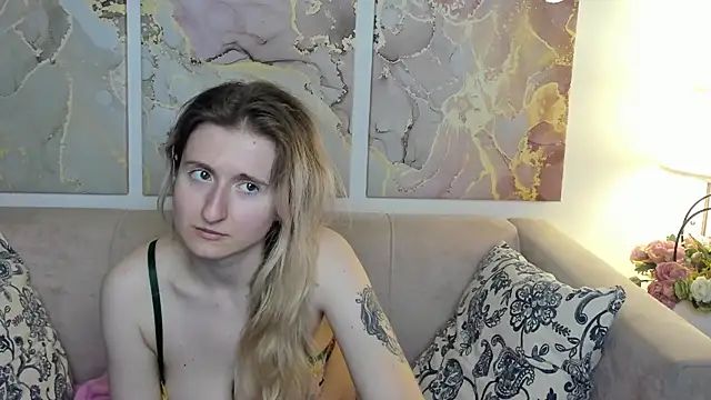 CamillaDreamer online show from May 22, 2026, 12:19 am