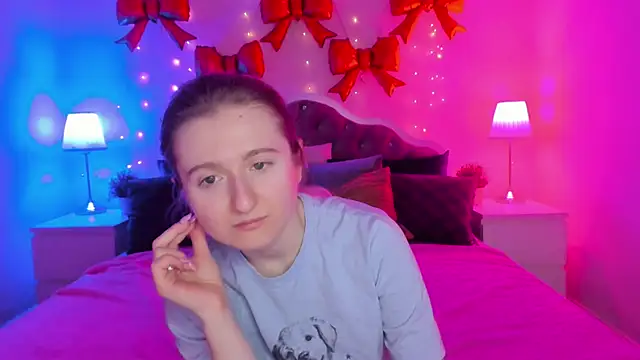 Snapshot of CamillaDreamer chatting on March 18, 2026, 9:26 pm CamillaDreamer online show from March 18, 2026, 9:26 pm