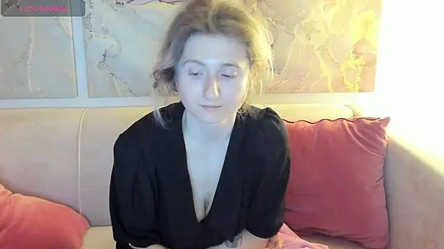 CamillaDreamer online show from May 4, 2026, 12:47 am