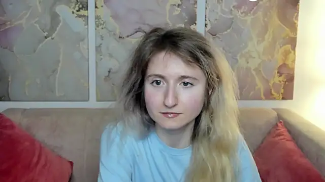 CamillaDreamer online show from May 11, 2026, 4:04 pm