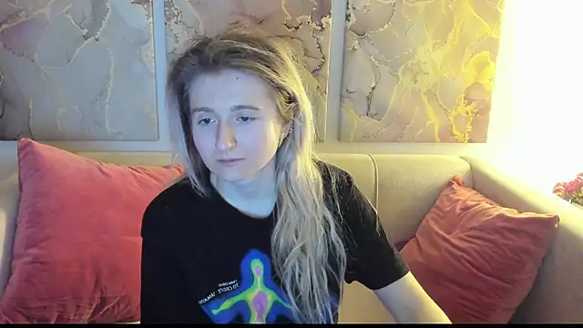 Snapshot of CamillaDreamer chatting on March 26, 2026, 7:45 pm CamillaDreamer online show from March 26, 2026, 7:45 pm