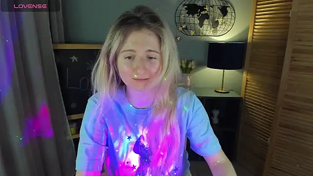 Snapshot of CamillaDreamer chatting on February 28, 2026, 5:12 pm CamillaDreamer online show from February 28, 2026, 5:12 pm