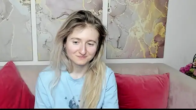 Snapshot of CamillaDreamer chatting on March 30, 2026, 9:38 pm CamillaDreamer online show from March 30, 2026, 9:38 pm