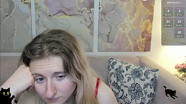 CamillaDreamer online show from May 17, 2026, 6:13 am
