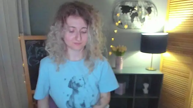 CamillaDreamer online show from May 9, 2026, 4:27 am