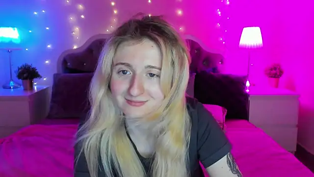 Snapshot of CamillaDreamer chatting on January 12, 2026, 6:26 pm CamillaDreamer online show from January 12, 2026, 6:26 pm