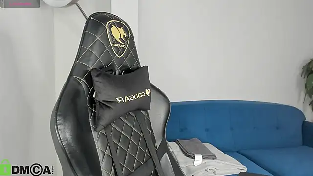 Snapshot of KarinaBroks chatting on November 21, 2025, 11:31 am KarinaBroks online show from November 21, 2025, 11:31 am