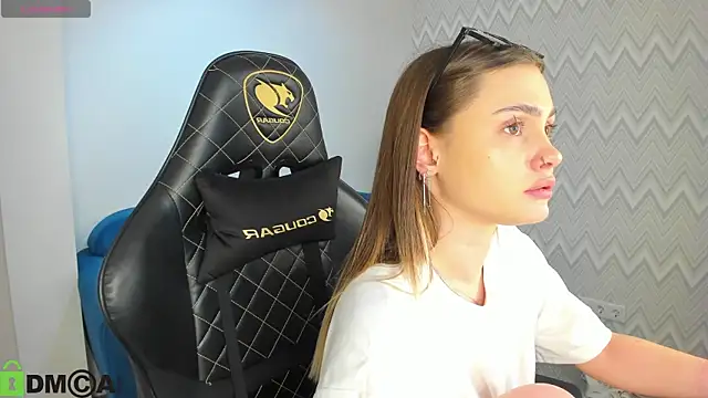 Snapshot of KarinaBroks chatting on November 25, 2025, 9:42 am KarinaBroks online show from November 25, 2025, 9:42 am