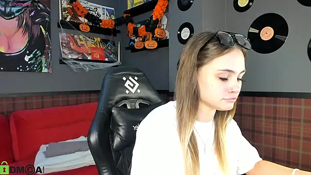 Snapshot of KarinaBroks chatting on October 30, 2025, 3:16 am KarinaBroks online show from October 30, 2025, 3:16 am