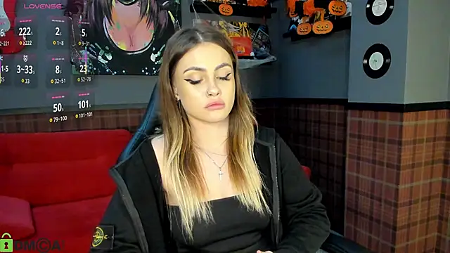 Snapshot of KarinaBroks chatting on October 30, 2025, 3:20 pm KarinaBroks online show from October 30, 2025, 3:20 pm