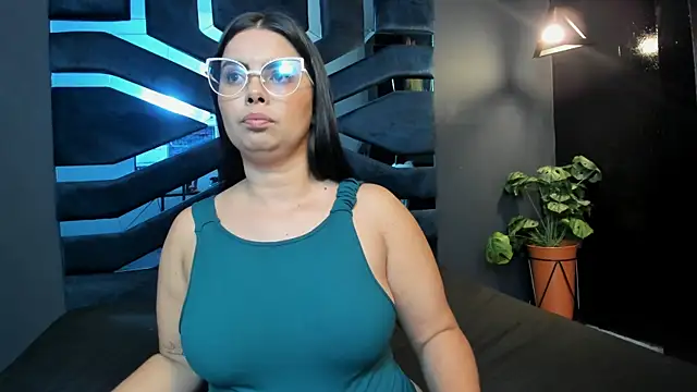 Valka Ross online show from October 17, 2025, 11:28 pm