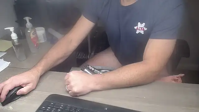 Snapshot of sackstor chatting on November 17, 2025, 9:08 pm sackstor online show from November 17, 2025, 9:08 pm