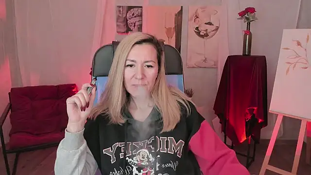 DonnaSmitth online show from March 19, 2026, 6:52 pm