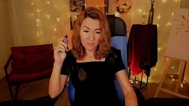 DonnaSmitth online show from November 10, 2025, 4:12 pm